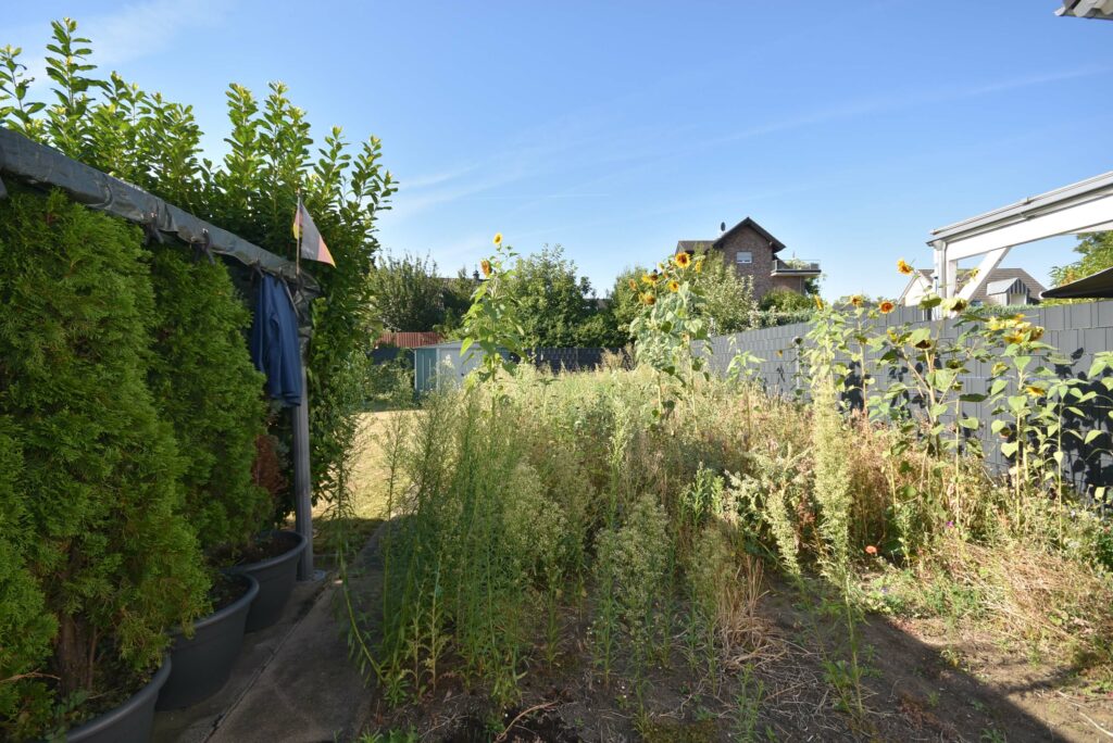 Garten Freistehendes Einfamilienhaus in Hürth Alstädten Burbach zu verkaufen 4 Zimmer 467 qm Grundstück.jpeg